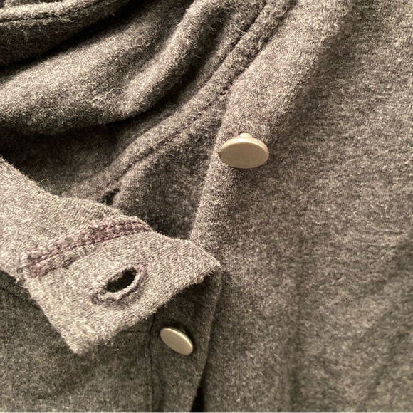 Activewear Top - Picture 7 of 8